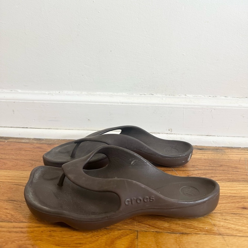 Crocs ABF Flip Flops Woman Espresso Comfort Deluxe Thong Size 8